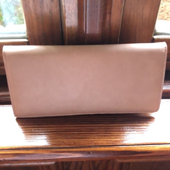 NWOT Alldaily Light Pink Leather Wallet with Card Slots & Exterior Pocket O/S - Picture 2 of 4